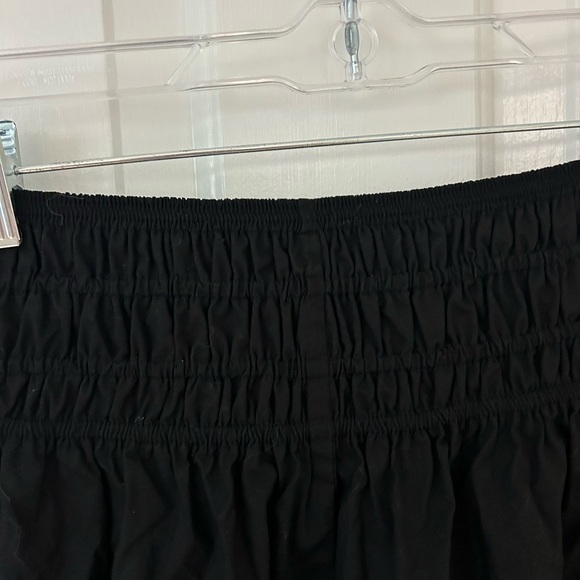 Vince Women’s Smocked Black Pull On Shorts - Picture 6 of 6